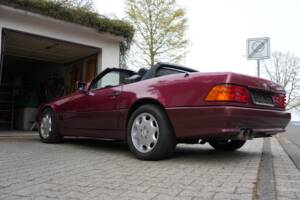 Image 7/95 of Mercedes-Benz 300 SL (1993)