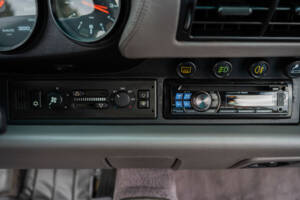 Immagine 61/87 di Porsche 911 Turbo 3.3 (1991)