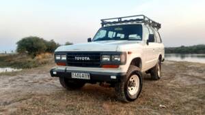 Image 10/61 of Toyota Land Cruiser FJ 62 (1989)
