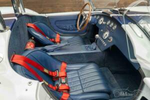 Bild 16/19 von AC Cobra 427 (1965)