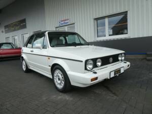Image 1/23 of Volkswagen Golf Mk I Convertible 1.8 (1992)