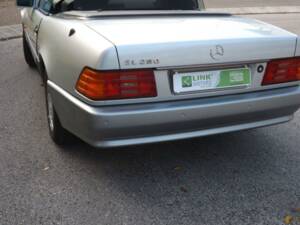 Immagine 38/50 di Mercedes-Benz SL 280 (1995)
