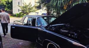 Image 2/5 of Chrysler New Yorker 2-Door Hardtop (1964)