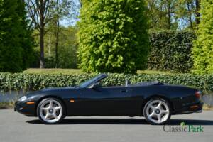 Afbeelding 2/50 van Jaguar XKR (2000)