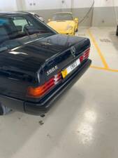 Imagen 25/69 de Mercedes-Benz 190 E (1988)