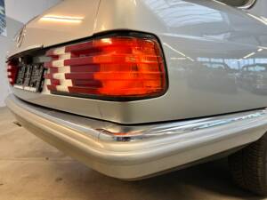 Image 46/64 of Mercedes-Benz 280 SE (1983)