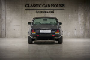 Image 3/97 of Daimler Double Six (1994)