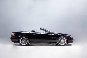 Image 10/36 of Mercedes-Benz SL 500 (2006)