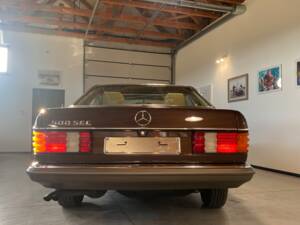 Image 10/63 of Mercedes-Benz 500 SEC (1984)