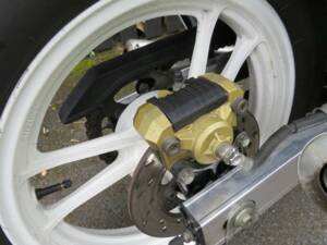 Image 35/43 de Suzuki RG 500 (1987)