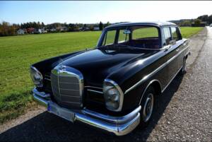 Image 2/20 of Mercedes-Benz 300 SE (1962)