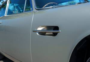 Immagine 9/27 di Aston Martin DB 6 Mk II (1971)