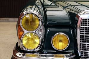 Immagine 16/79 di Mercedes-Benz 280 SE 3,5 (1970)