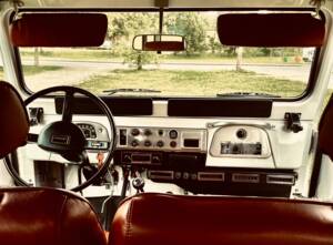 Image 7/27 of Toyota Land Cruiser FJ 40 (1982)