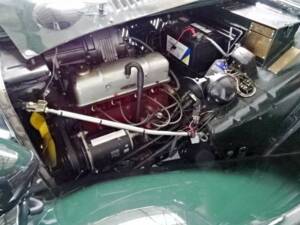 Image 32/40 of MG TD Midget (1953)