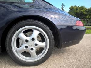 Image 18/20 de Porsche 911 Carrera 4 (1995)