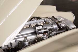 Image 50/50 de Jaguar XK 120 DHC (1953)