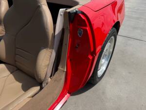 Imagen 28/43 de Chevrolet Corvette Convertible (1995)