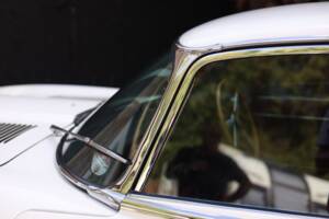 Image 17/50 de Jaguar Type E (2+2) (1970)
