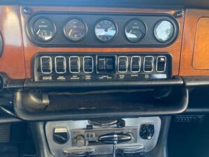 Image 21/60 of Jaguar XJ 6 4.2 (1972)