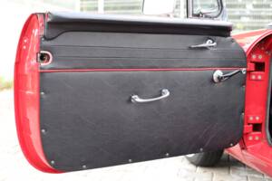 Image 21/49 of MG MGB (1966)
