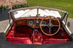 Image 46/58 of Jaguar XK 140 SE DHC (1955)