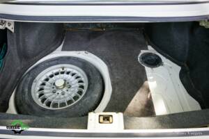 Image 51/51 of BMW M 535i (1985)