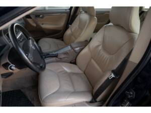 Image 10/43 of Volvo V 70 2.4 (2007)
