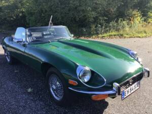 Image 1/22 of Jaguar E-Type V12 (1974)