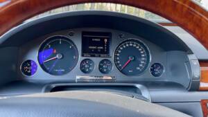 Bild 18/23 von Volkswagen Phaeton V10 TDI (2003)