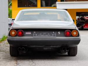Bild 3/8 von Ferrari 400 GT&#x2F;4 2+2 (1977)