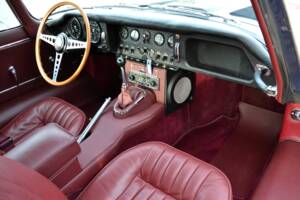 Bild 25/32 von Jaguar E-Type 4.2 (1967)