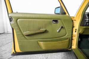 Image 35/50 of Mercedes-Benz 240 TD (1982)
