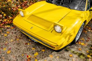 Bild 25/55 von Ferrari 328 GTS (1986)