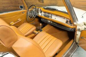 Image 9/19 de Mercedes-Benz 280 SL (1970)