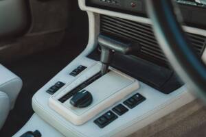 Image 18/34 of BMW 635 CSi (1989)