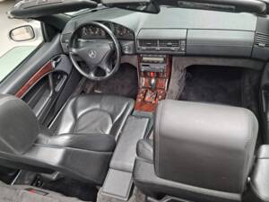 Image 10/50 of Mercedes-Benz SL 320 (1998)
