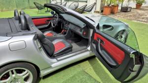 Afbeelding 29/63 van Mercedes-Benz SLK 32 AMG (2001)
