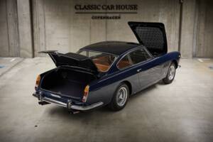 Imagen 21/90 de Ferrari 250 GT 2+2 (1963)