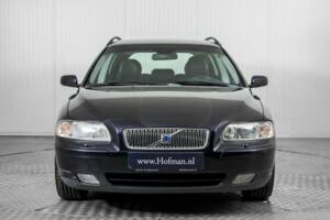 Bild 13/48 von Volvo V 70 2.4 (2006)