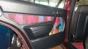 Image 81/137 of Mercedes-Benz 190 E 1.8 Avantgarde &quot;Rosso&quot; (1992)
