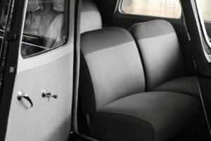 Image 31/50 of Citroën Traction Avant 11 BL (1953)