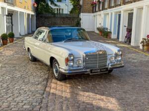 Bild 2/50 von Mercedes-Benz 280 SE 3,5 (1971)