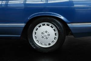 Image 36/39 of Mercedes-Benz 560 SEC (1990)