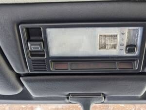 Image 18/29 of Mercedes-Benz 500 SEL (1990)