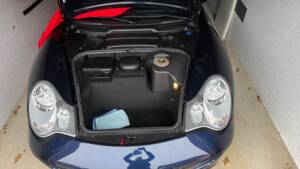 Image 15/17 of Porsche 911 Carrera 4S (2004)