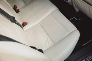 Image 46/48 of Jaguar XJR (2006)