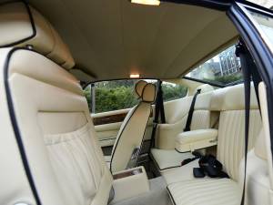 Immagine 43/50 di Aston Martin V8 EFi (1989)
