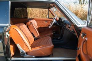 Image 23/46 of Mercedes-Benz 250 CE (1970)