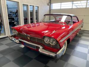 Image 2/8 of Plymouth Sport Fury (1958)